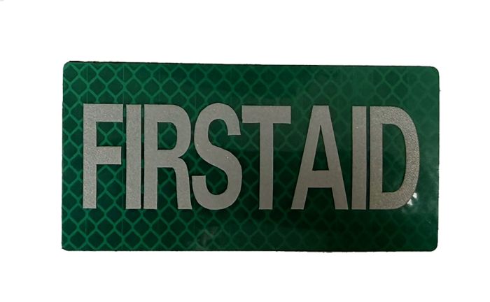 Green Reflective FIRST AID Patch – High-Visibility Velcro ID Badge for Medical Personnel (10cm x 5cm)