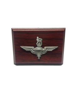Parachute Regiment Plaque Cap Badge in Pewter (6" x 4")