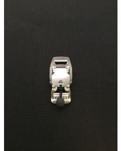 Fidlock_V-Buckle_20_Slim_Stainless_Flap_Black_Background_Closed