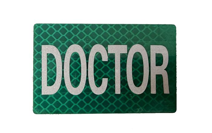 Green Reflective DOCTOR Patch – High-Visibility Velcro ID Badge for Medical Personnel (5cm x 8cm)