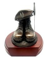 SAS-Boots-and-beret-statue-V2-front