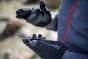 sealskinz-ultra-grip-gloves-in-use