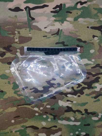 hermetic-fidlock-sew-in-transparent-pocket-detached-bar-left-pocket-on-mtp-background