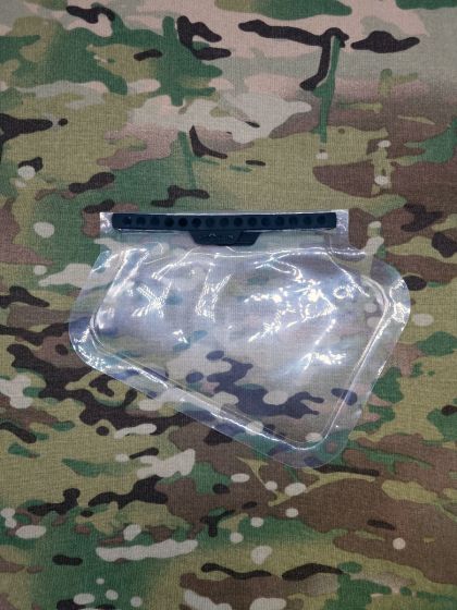 fidlock-hermetic-sew-in-transparent-pocket-exposed-bar-right-pocket-mtp-background
