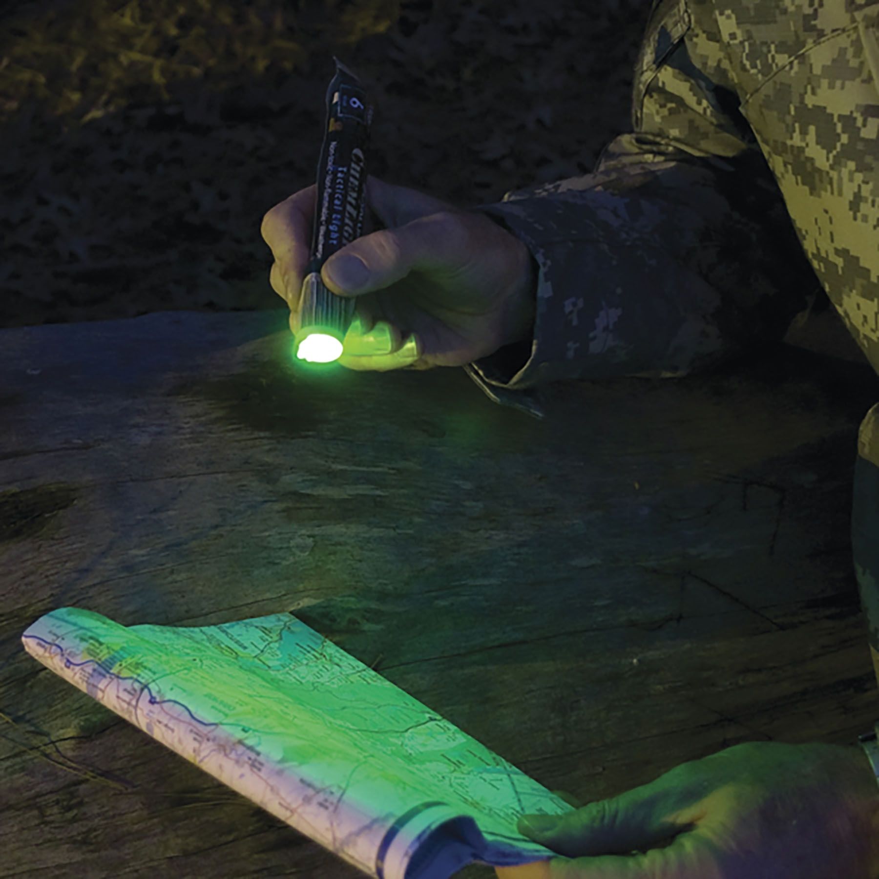 Cyalume Glow Sticks Military Grade Lightstick - Premium Green 6 Snaplight Emergency Chemical Light Stick With 12 Hour Duration 10 Pack