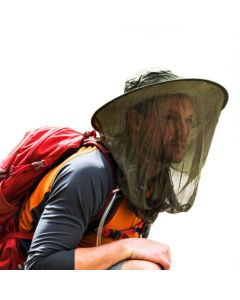Hat with a built-in finemeshed mosquito net